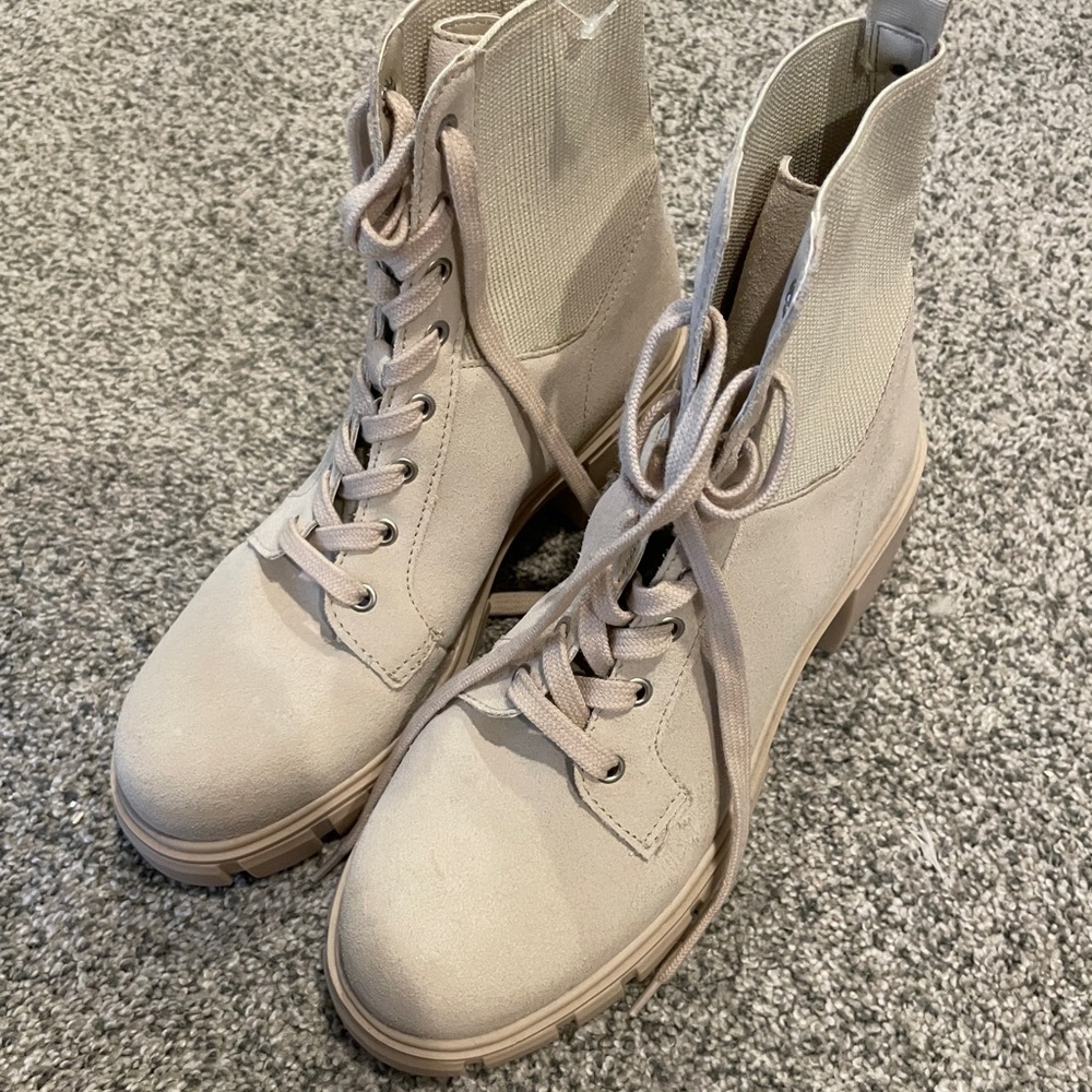 Steve Madden Nanet Women's Cream Lace-Up Ankle Boots